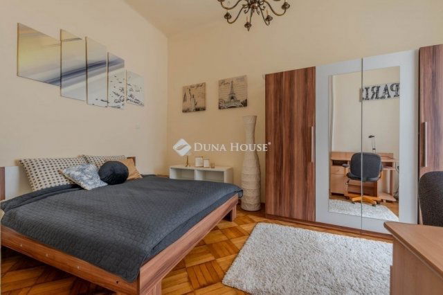 Eladó téglalakás, Budapesten, VIII. kerületben 139 M Ft