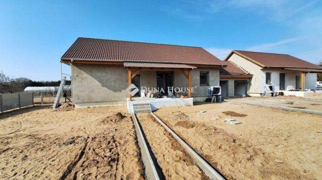 Eladó ikerház, Vasadon 64.9 M Ft, 3 szobás / költözzbe.hu