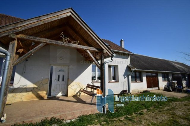 Eladó családi ház, Csempeszkopácson 55 M Ft, 4 szobás