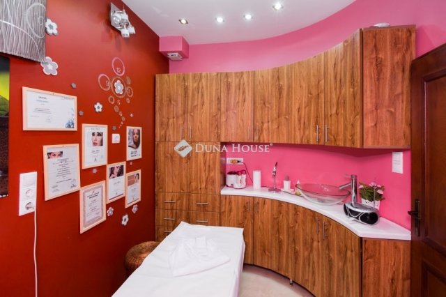 Eladó üzlethelyiség, Budapesten, VII. kerületben 95 M Ft