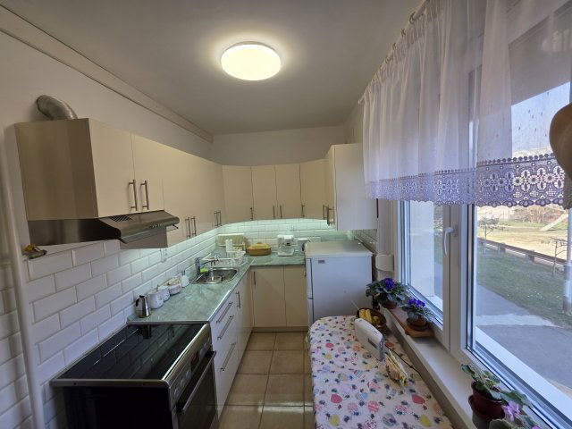 Eladó panellakás, Székesfehérvárott 56.9 M Ft, 2+1 szobás