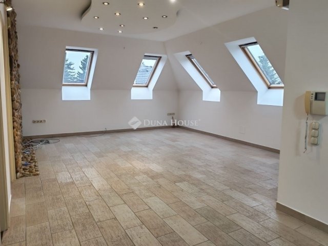 Eladó családi ház, Gödöllőn 134 M Ft, 4+2 szobás