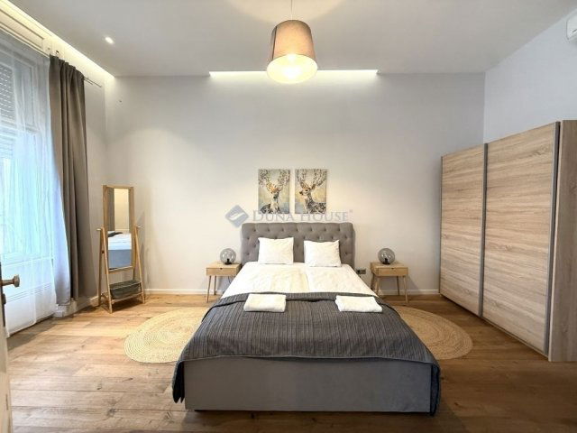 Eladó téglalakás, Budapesten, VI. kerületben 142.45 M Ft