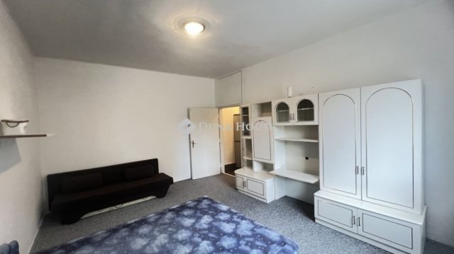 Eladó téglalakás, Egercsehiben 10.95 M Ft, 1 szobás