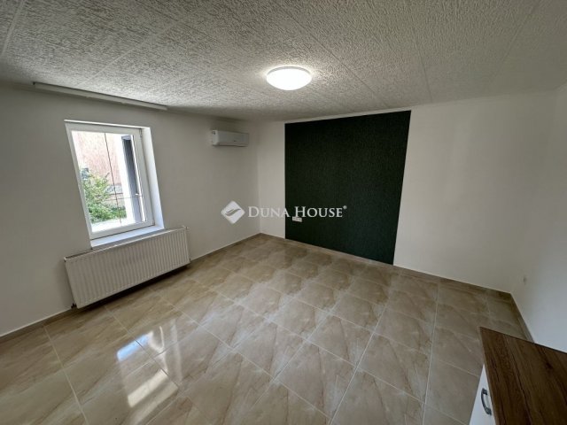 Eladó családi ház, Örkényen 37 M Ft, 3 szobás