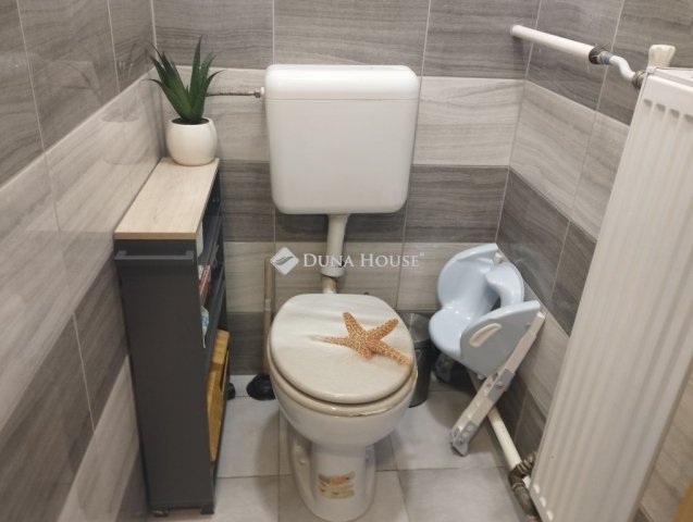 Eladó családi ház, Székesfehérvárott 74 M Ft, 3 szobás