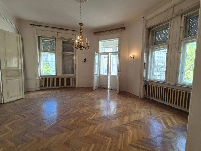 Eladó téglalakás, Budapesten, VII. kerületben 109.9 M Ft