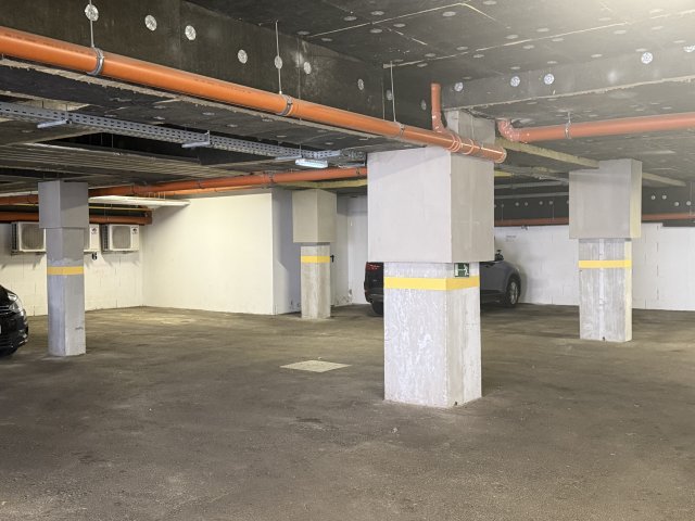 Kiadó garázs, Pécsett, Szigeti úton 30 E Ft / hó