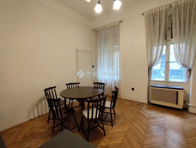 Eladó téglalakás, Budapesten, VII. kerületben, Dembinszky utcában