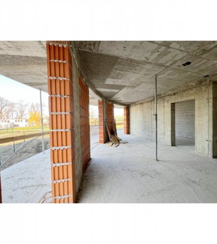 Eladó téglalakás, Szegeden 89.6 M Ft, 3 szobás