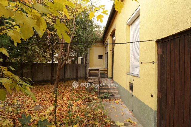 Eladó családi ház, Kunszentmiklóson 25 M Ft, 3 szobás