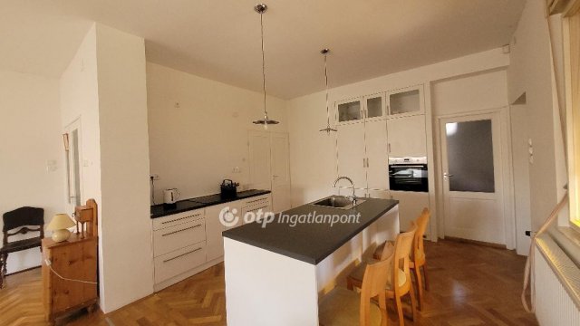 Eladó családi ház, Jászberényben 108 M Ft, 2 szobás