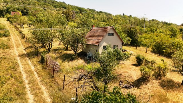Eladó nyaraló, Verőcén 47.5 M Ft, 2 szobás