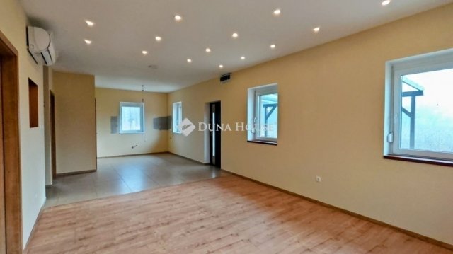 Eladó családi ház, Kecskeméten 74.99 M Ft, 3 szobás