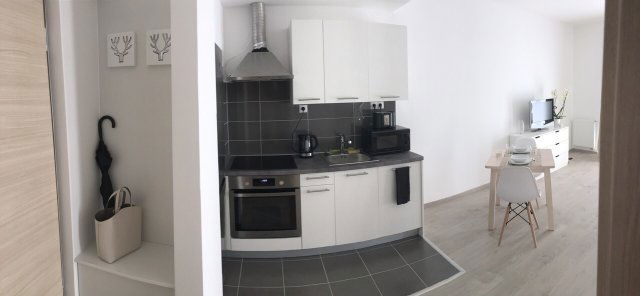 Eladó téglalakás, Budapesten, VIII. kerületben, Corvin sétányon