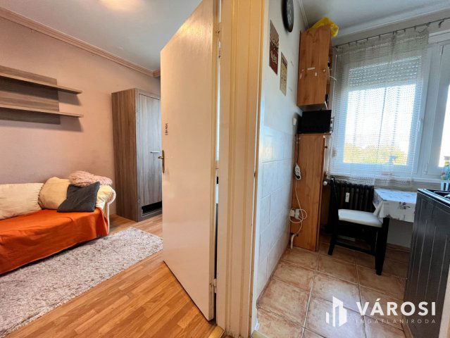 Eladó panellakás, Debrecenben 59.9 M Ft, 3 szobás