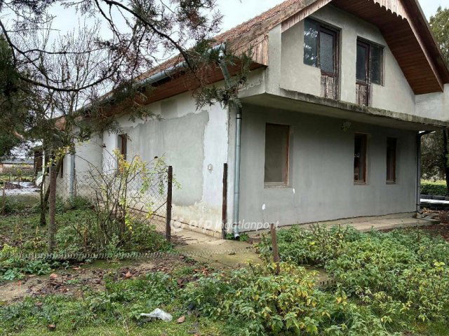 Eladó családi ház, Gyulán 36 M Ft, 2+2 szobás