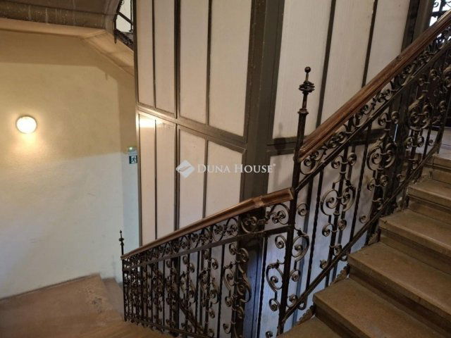 Eladó téglalakás, Budapesten, VII. kerületben 51.9 M Ft