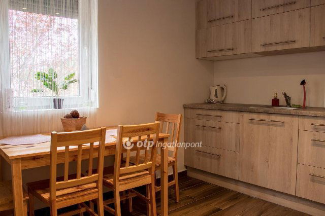 Eladó hotel, Siófokon 315 M Ft / költözzbe.hu