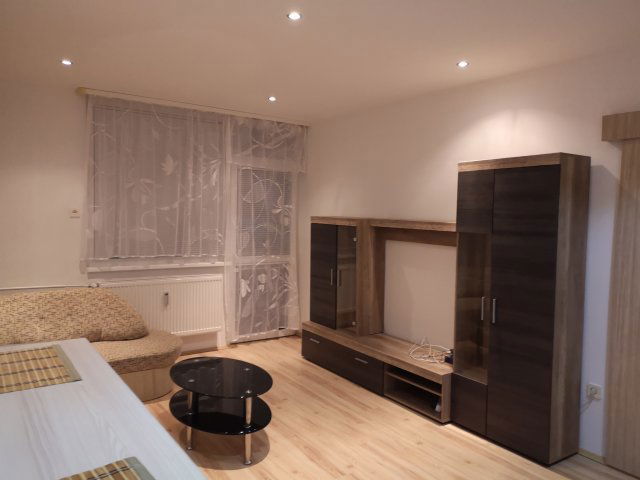 Eladó téglalakás, Veszprémben 47.9 M Ft, 1+1 szobás