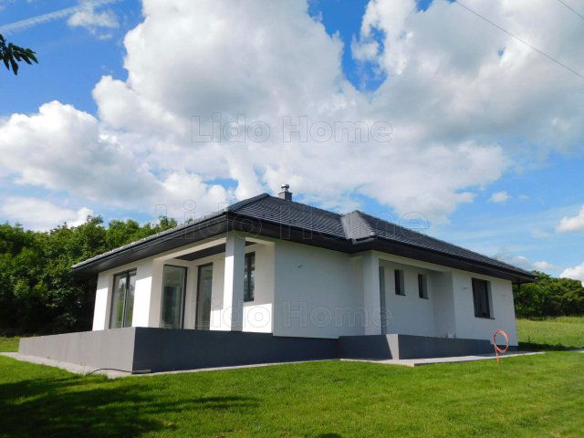 Eladó családi ház, Cserszegtomajon 99 M Ft, 4 szobás