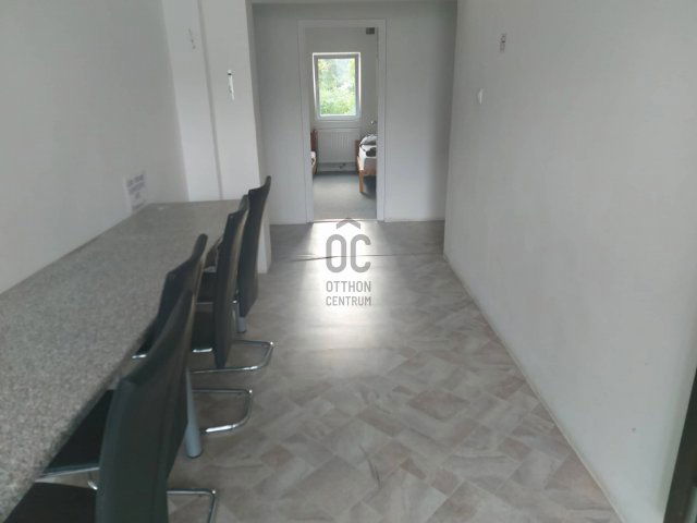 Kiadó téglalakás, albérlet, Gödön 1200 E Ft / hó, 5 szobás