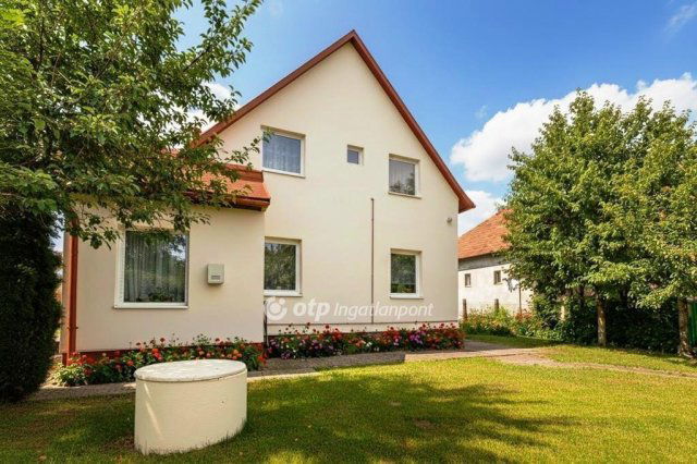 Eladó családi ház, Érden 89.9 M Ft, 7 szobás