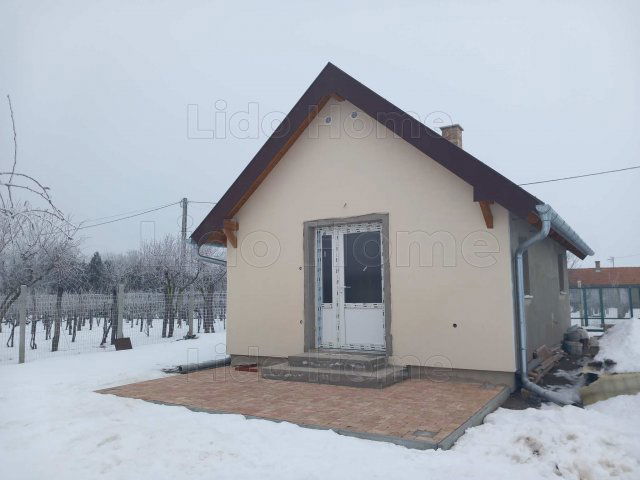 Eladó nyaraló, Siófokon 39.9 M Ft, 2 szobás