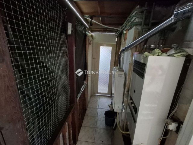 Eladó téglalakás, Budapesten, XV. kerületben 30 M Ft, 2 szobás