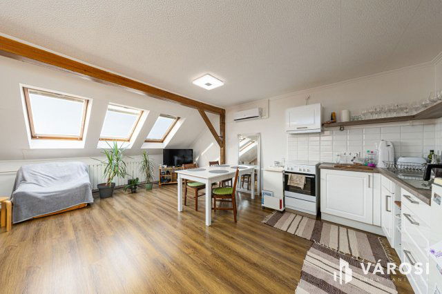 Eladó téglalakás, Szegeden 69.9 M Ft, 3 szobás