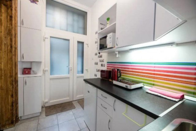 Eladó téglalakás, Budapesten, VI. kerületben 49.9 M Ft, 1 szobás