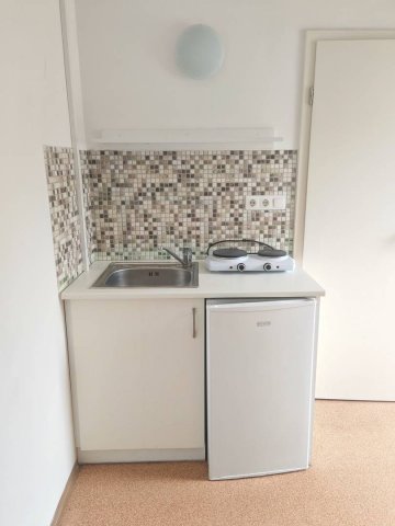 Kiadó téglalakás, albérlet, Győrött 126 E Ft / hó, 1 szobás