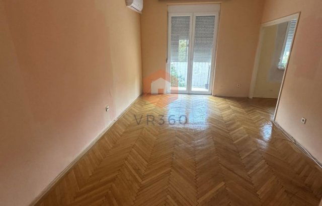 Eladó téglalakás, Pécsett 47.5 M Ft, 2+1 szobás