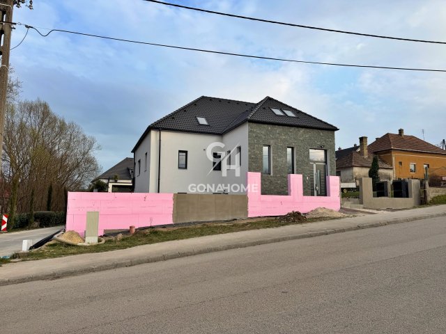 Eladó téglalakás, Nemesvámoson 65 M Ft, 2 szobás