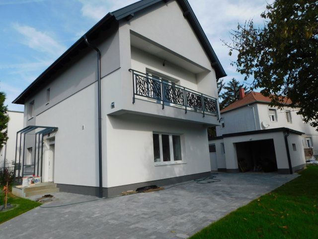 Eladó családi ház, Hévízen 0.119 M Ft, 5 szobás
