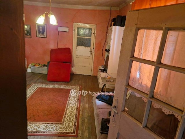 Eladó családi ház, Szakályon 7.9 M Ft, 2+1 szobás