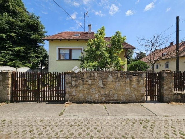 Eladó családi ház, Gödön 100 M Ft, 7 szobás