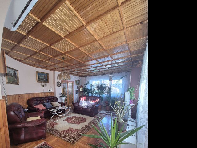 Eladó családi ház, Kisbéren 139.5 M Ft, 4 szobás