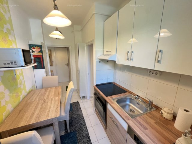 Kiadó téglalakás, albérlet, Kaposváron, Petőfi utcában