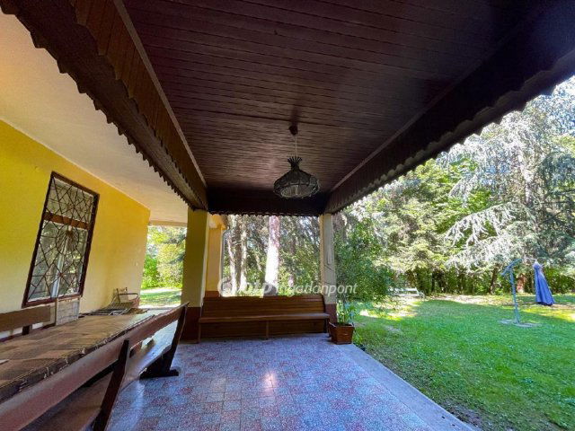 Eladó családi ház, Visontán 244.9 M Ft, 12+1 szobás