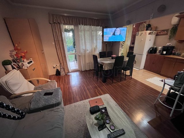 Eladó téglalakás, Siófokon 78 M Ft, 2+1 szobás