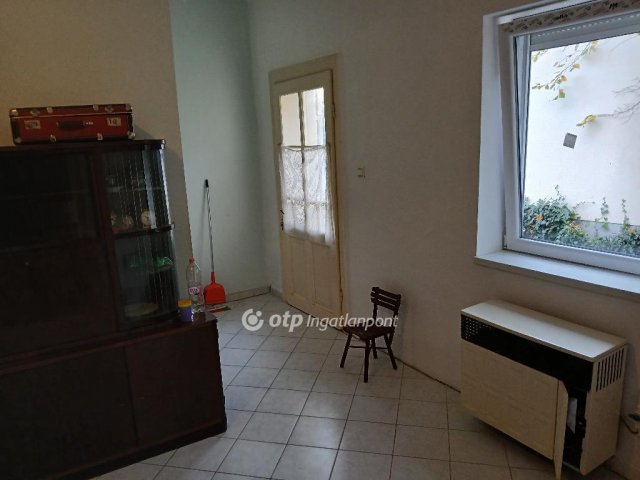 Eladó családi ház, Karácsondon 23.5 M Ft, 4 szobás