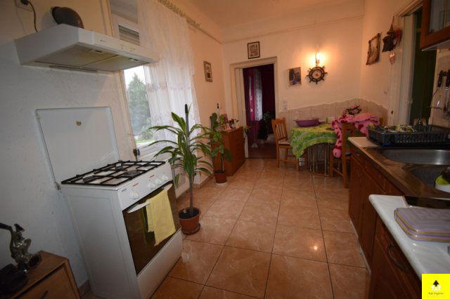 Eladó téglalakás, Csepregen 24.9 M Ft, 2 szobás