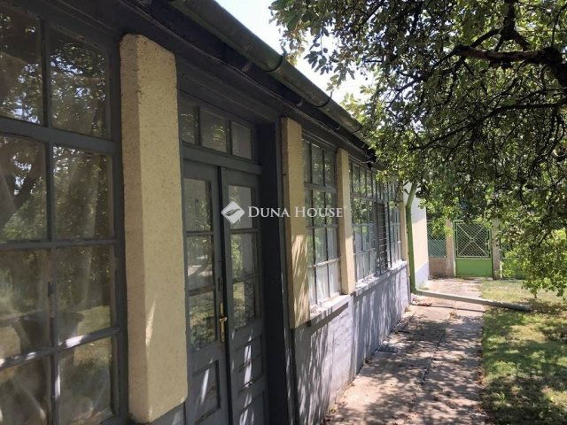 Eladó családi ház, Sárbogárdon 21.9 M Ft, 2 szobás