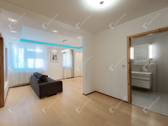 Eladó téglalakás, Sopronban 95.9 M Ft, 3 szobás