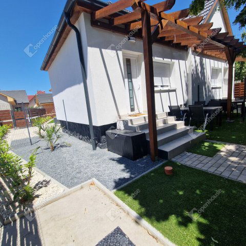 Eladó téglalakás, Siófokon 36.9 M Ft, 1 szobás