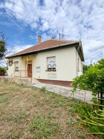 Eladó családi ház, Újszilváson 23 M Ft, 3 szobás
