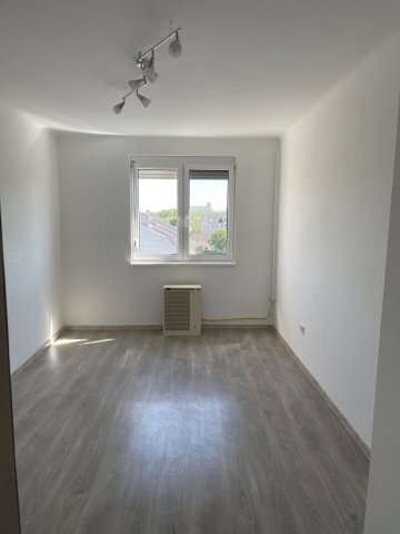 Eladó téglalakás, Nyíregyházán 34.99 M Ft, 2 szobás