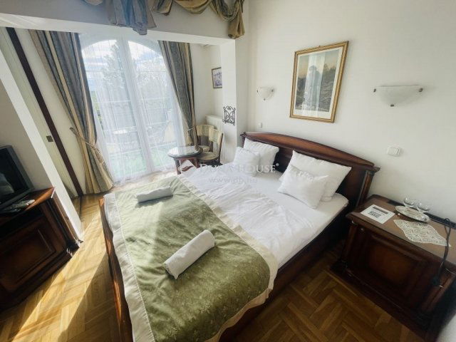 Eladó családi ház, Egerben 249 M Ft, 8 szobás