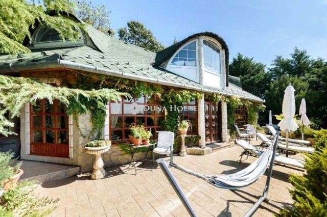 Eladó családi ház, Szentendrén 189 M Ft, 4 szobás